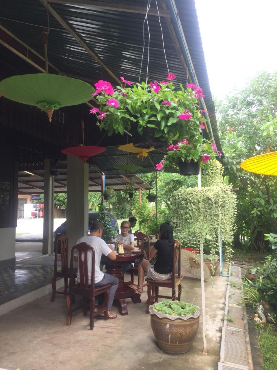 Baan Sithepaban Guesthouse Phitsanulok Exterior foto